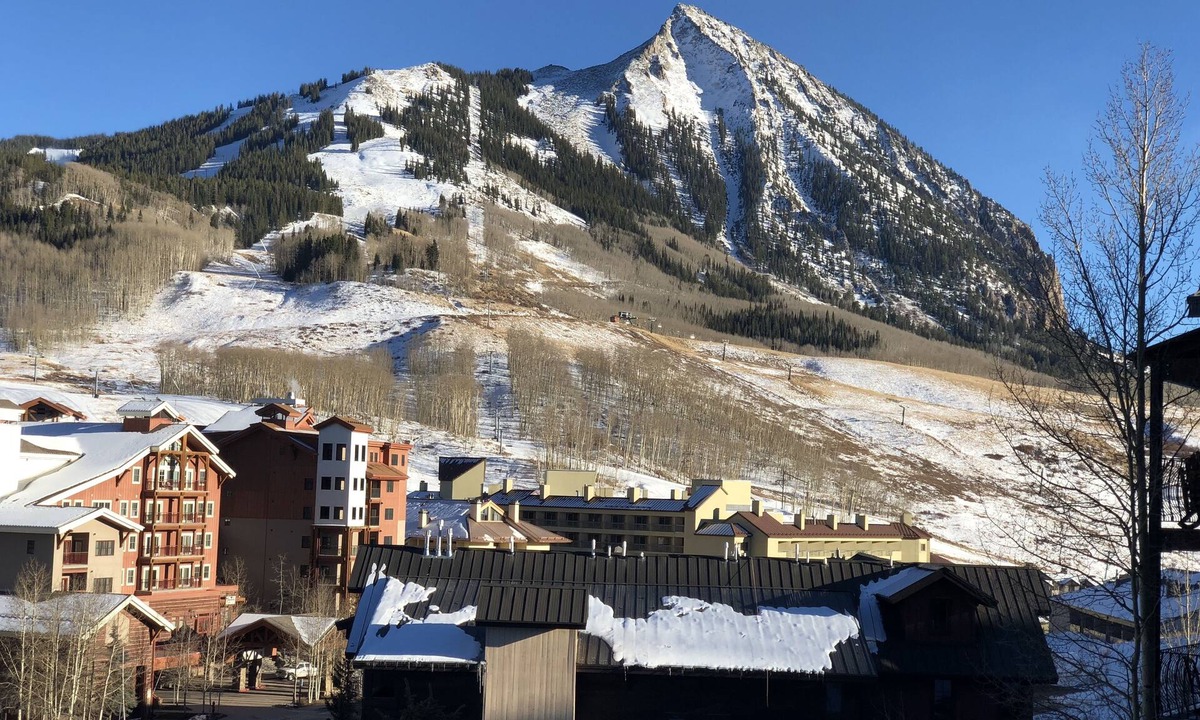 Mount Crested Butte Condo | 4 BR Mountain Side Condo with Heated Pool and Hot Tub! Sleeps 9