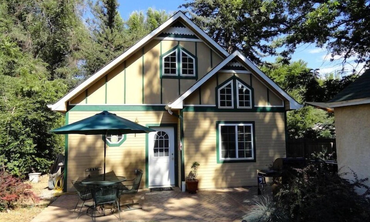 University North Cottage | Beautiful cottage - great location in Old Town near Colorado State University!