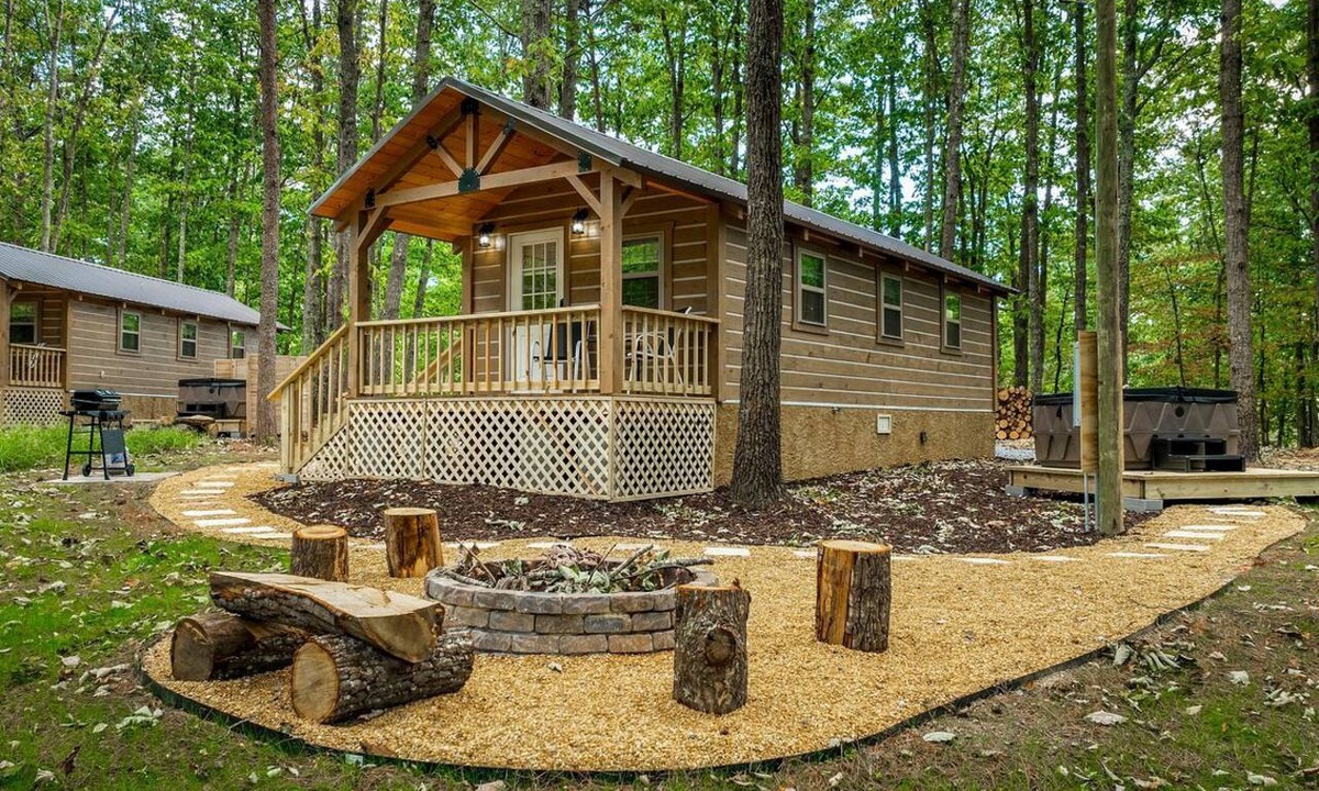Mentone Cabin | Cozy Woodland Cabin Escape for Families, Friends & Retreats in Mentone, Alabama