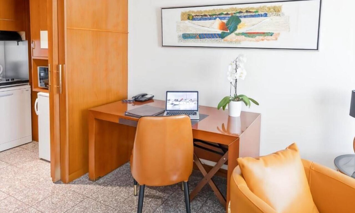 Nice City Centre House | Goldstar Resort & Suites