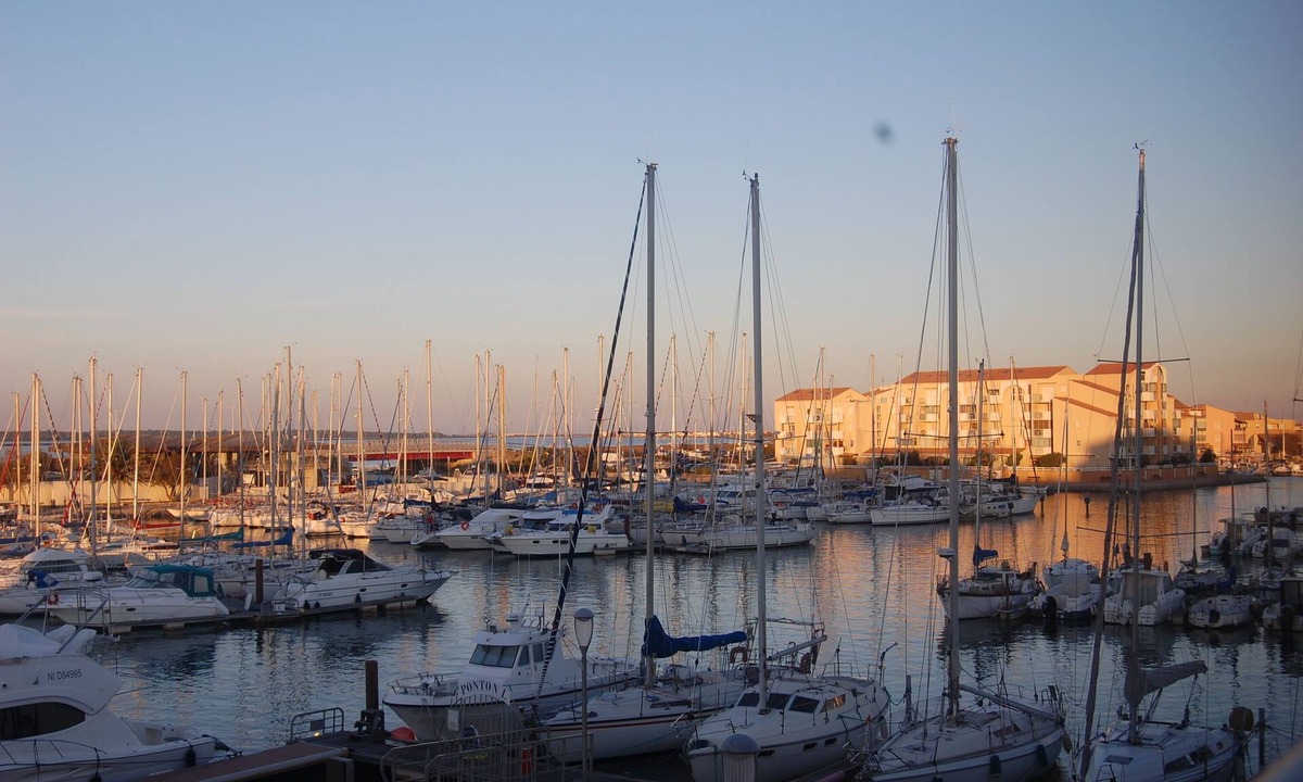 Frontignan Apartment | IMPREGNABLE VIEW ON THE PORT OF PLAISANCE - SEA 50 M