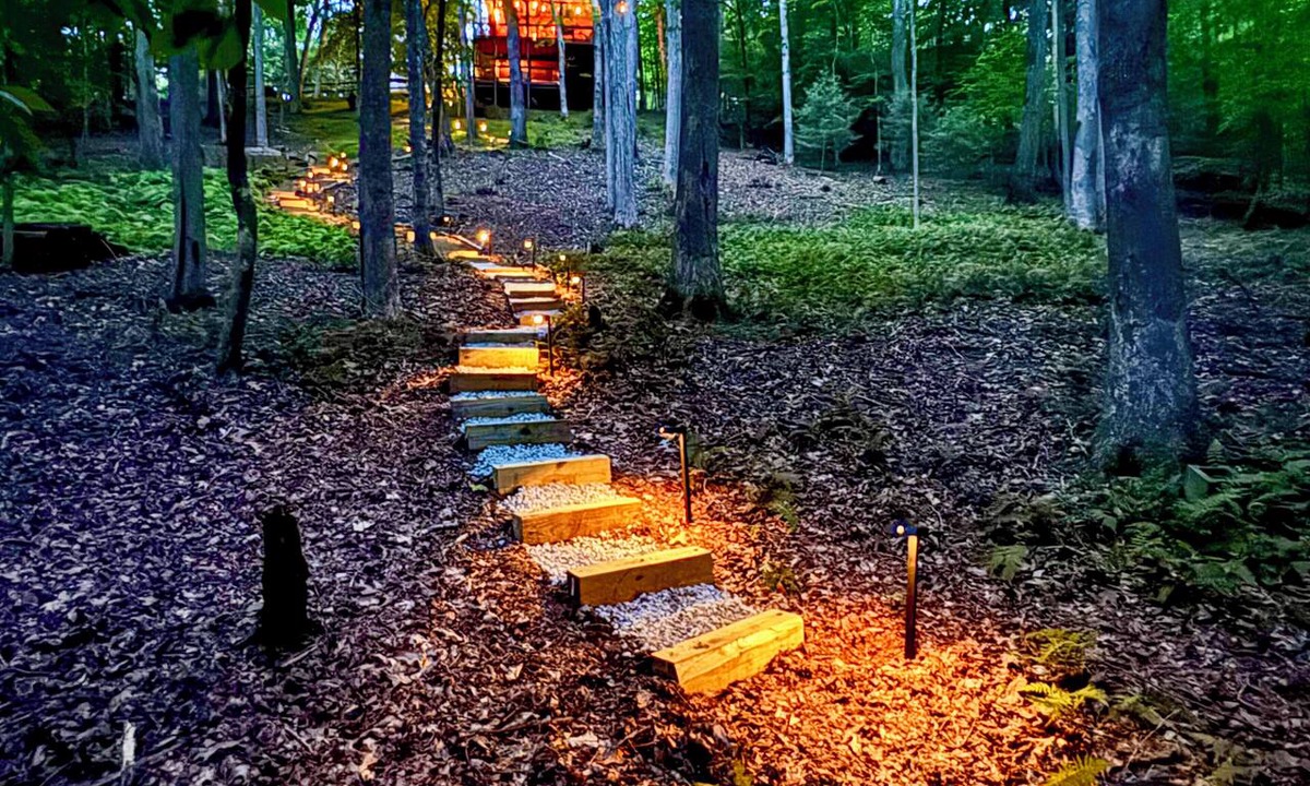 Blue Ridge Cottage | Peaceful Blue Ridge Cabin w/Decks & Fire Pit
