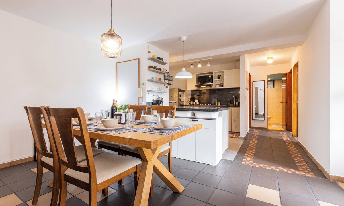 Lalinde Apartment | Spacious 4BD Poblado apartment. Great quiet location! Walk to Provenza / Lleras!