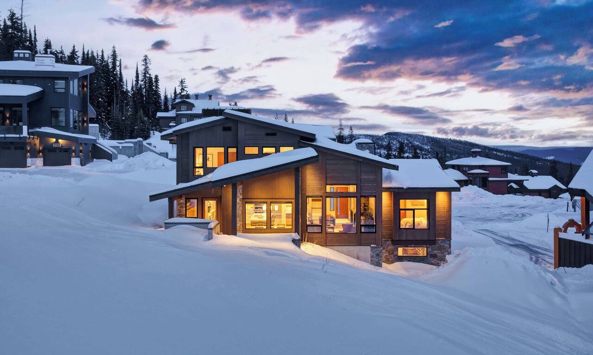 Big White Ski Resort Ski Chalet | The Hemlock | Slope-Side, Hot Tub & Views