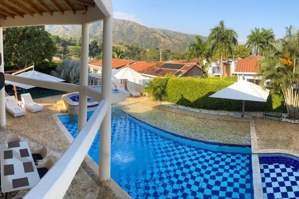 San Jeronimo Villa | Villa Caraluna