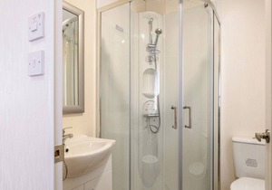 2 bedroom accommodation in Carnforth in Carnforth