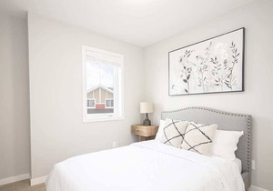 4Bed 2Bath Townhouse with Laundry, Parking & Wi-Fi in Winnipeg