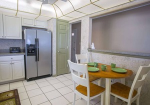 Beachfront Escape with Beach, Pool, Hot Tub & Corner Unit. Tickets Included to Top Attractions Daily in Madeira Beach