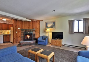 Mt Green 2BR/2BA Condo: Close to Resort and Skiing. 3B7 in Killington