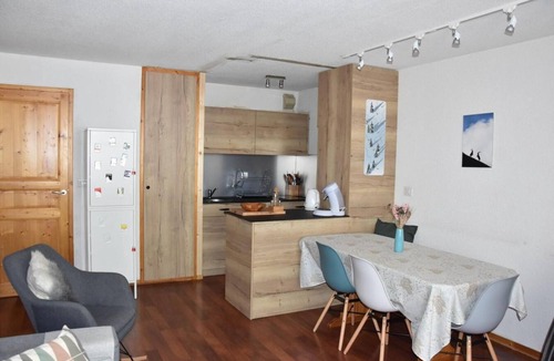 Pralognan-la-Vanoise Apartment | 200m from ski slopes, 2nd floor, balcony, tv, ski locker, 44m², Pralognan-la-Vanoise