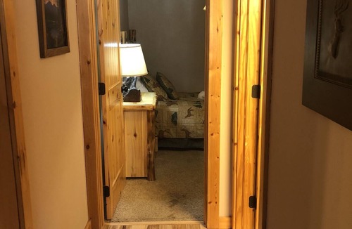 Mount Crested Butte Condo | 4 BR Mountain Side Condo with Heated Pool and Hot Tub! Sleeps 9