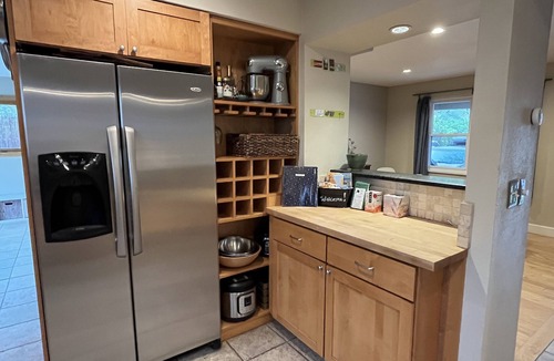 South Boulder House | 5 Bed/4BA Spacious comfy w/Hot tub, Home Theater, 5 min to CU and all Sundance
