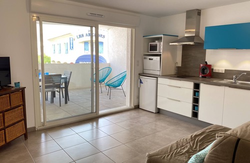 Saintes-Maries-de-la-Mer Apartment | Air-Conditioned 2-Bedroom Apartment - Beach - Downtown