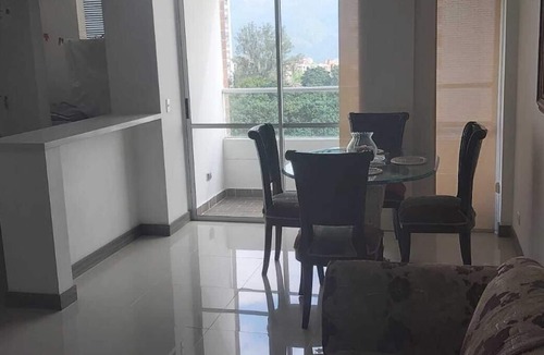 Itagui Condo | Apartamento Lisboa. Familiar, Acogedor Serca de Supermercados y Restaurantes