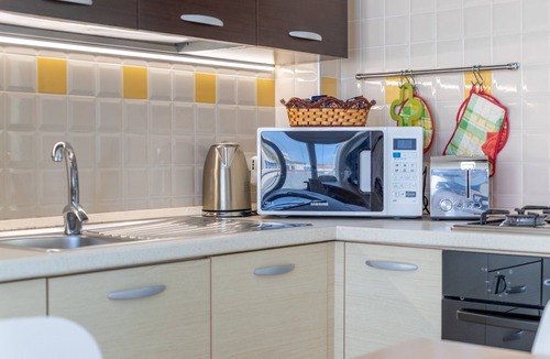 Punta Secca Apartment | Apartment 'Appartamento Mare' with Sea View, Wi-Fi and Air Conditioning