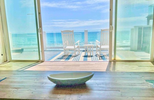 South Oceanside House | Beachfront Fun, Classic Beach House w/Fire Ring