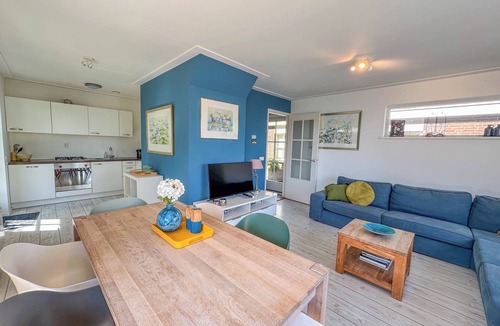 Breukelen House | Beautiful villa right on the waterfront