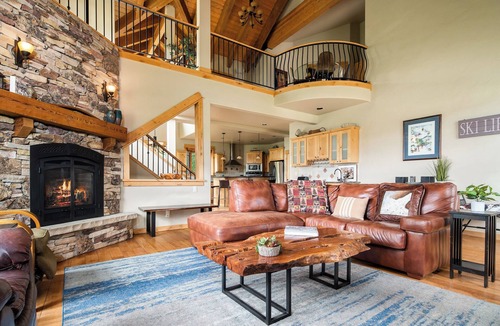 Steamboat Springs House | Berghaus Lodge South | Pet Friendly | Private Hot Tub | Family Friendly Game Room