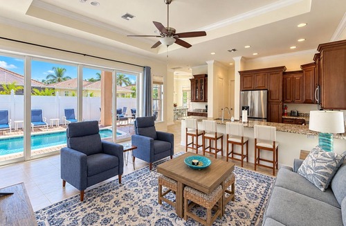 Naples Park House | Best Value In Naples Grand luxury 3 Bdrm Pool Spa Walk Bike To Gulf Spotless