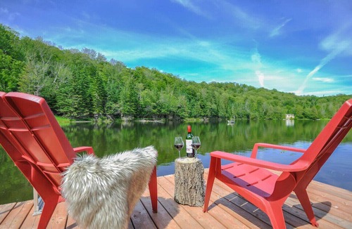 St-Adolphe-d'Howard Ski Chalet | Chalet du Domaine: Spa + View!