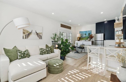Mount Pleasant Apartment | Charming Upscale Beach House Suite - Cozy Coop