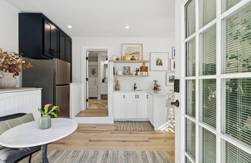 Mount Pleasant Apartment | Charming Upscale Beach House Suite - Cozy Coop