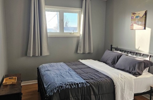 Lewisporte House | Cozy three bedroom bungalow in the center of town
