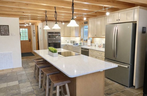Sylvan Shores Cabin | Edgewater Lodge: Luxury 4BR Beaver Lakefront Cabin-Quiet Cove/Kayaks/Deck/Games!