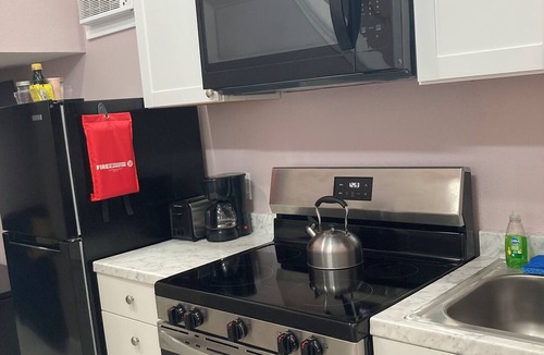 Clodine Apartment | Fantastic 1-bedroom apartment with AC in vibrant Houston