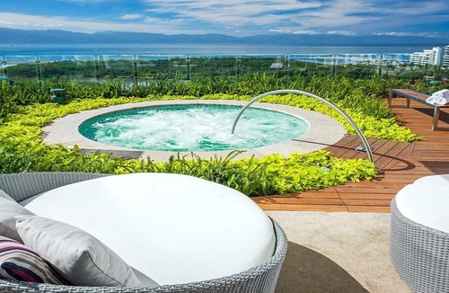 Nuevo Vallarta Resort | Luxurious Four Bedroom Residence Tower a 5 diamond award property ocean view BO