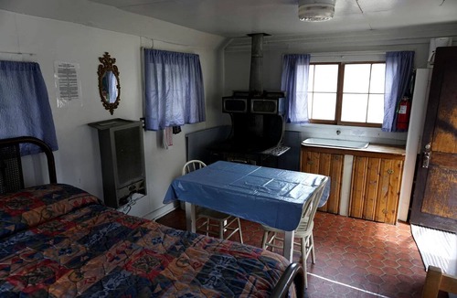 Bellvue Cabin | Rustic, Pet Friendly Cabin near the Cache la Poudre River, Perfect for a Mountain Getaway