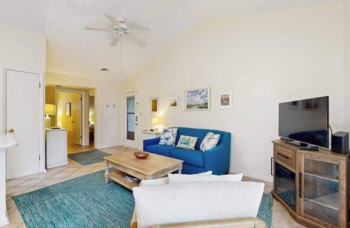 Bethany Beach Condo | Sea Colony first-floor condo with fast WiFi, central AC & pool/gym access