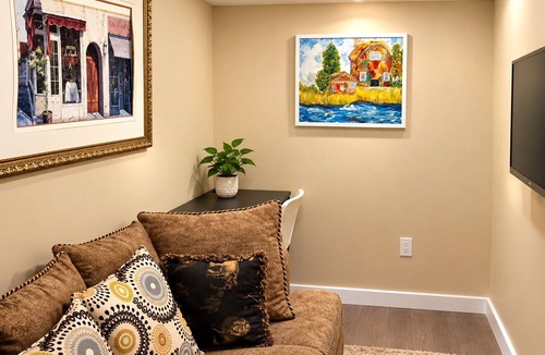 Ottawa Division Apartment | Spacious BDR in a well furnished appartment for a nice atay close the center.