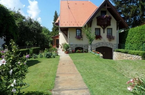 Balatonfoldvar Apartment | Wohnung mit privatem Pool by Interhome
