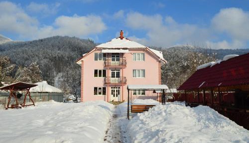 Котедж Любов in Solochyn