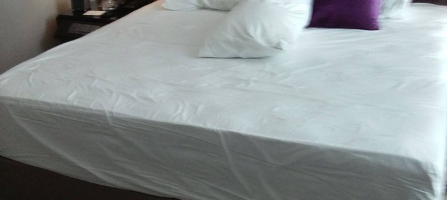 1 King Bed Apartment. in Surabaya