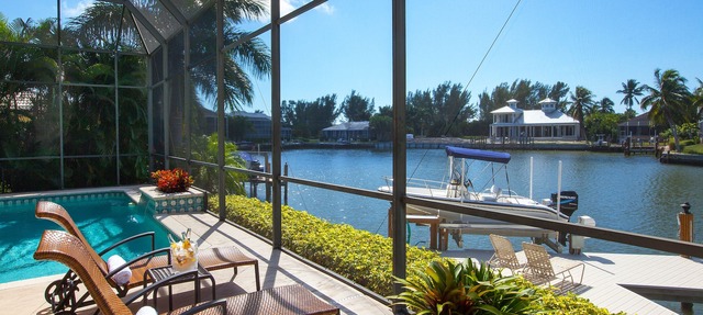 1st Class Luxury,Big Sunsets over the peaceful lagoon,Bikes & Walk to Beach in Marco Island
