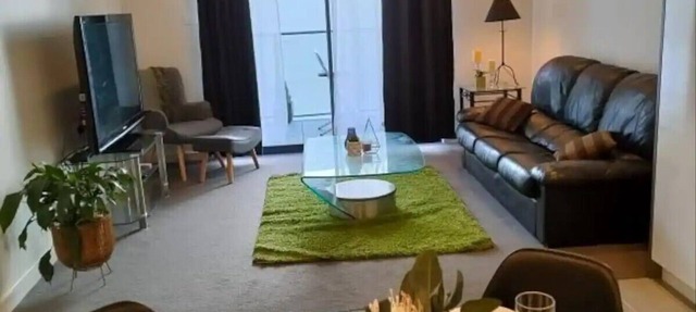 2 B/R modern apartment free parking prime location Canberra in Griffith