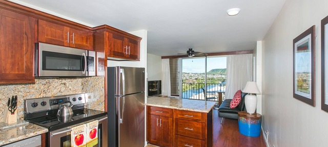 2 Bedroom, 2 Bath Condo With Mountain And Water Views In The Heart Of Waikiki in Honolulu