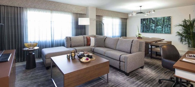 2-Bedroom Suite at a 4⭐️ Hotel in Orlando