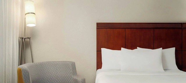 2 Queens | Courtyard Salisbury | Ocean City Base, Indoor Pool, Stadium in Salisbury