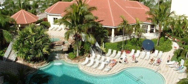 3 Bedroom Condo with Pool/Bay Views-short walk to Beach-High Speed WiFi in Naples