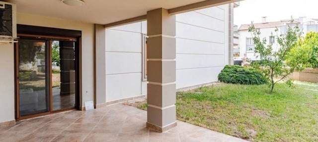 3-bedroom private garden apartment in amazing Kusadasi with WiFi, pool, AC in Aydın