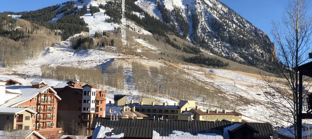 4 BR Mountain Side Condo with Heated Pool and Hot Tub! Sleeps 9 in Crested Butte