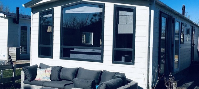 A beautiful, luxurious chalet for 4 people, located 500 m from the sea. in Petten