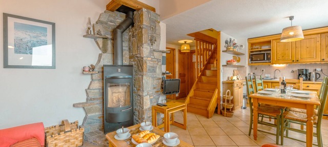 Alpine Duplex w/Balcony & Fireplace, Le Tour (Argentière), France in Le Tour (Argentière)