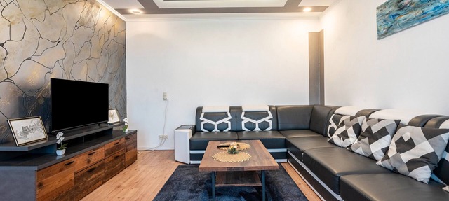 Apartment 'Gera' with Balcony and Wi-Fi in Gera
