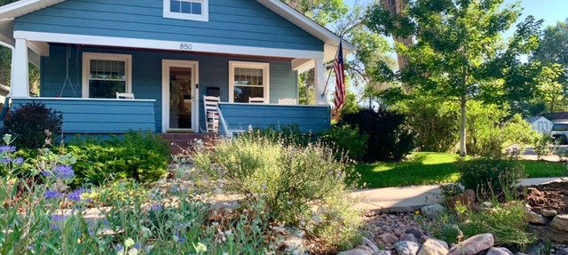 Award Winning Downtown 1923 Bungalow Hot Tub, Pikes Peak, Garden of the Gods!⭐️ in Colorado Springs