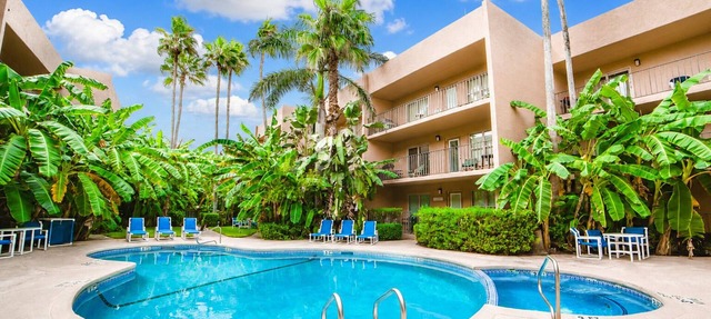 Beach View Condo 106 By The Beach Heated Pool Hot tub in South Padre Island
