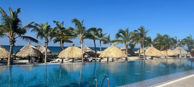 Beachfront Family Escape | 3BR Samaria Club! in Santa Marta